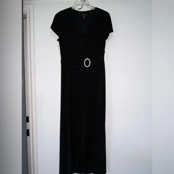 Size 14 , long black party dress with accent belt - Picture 1 of 4